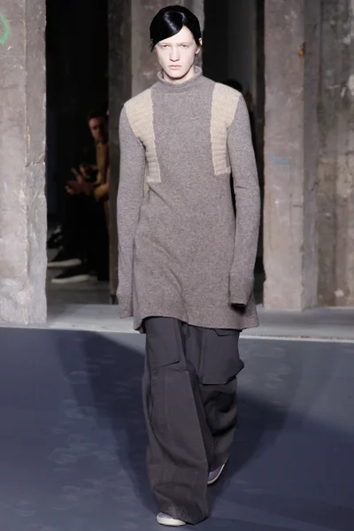 Look 28